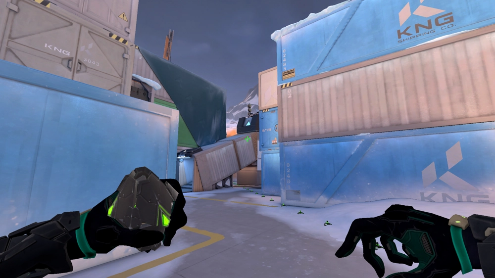 Viper Poison Cloud on Icebox Defense Mid — step 2 of 4: Aim — line up the shot